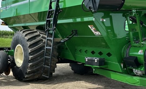 2025 Unverferth 1320