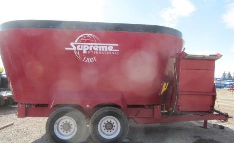 2022 Supreme Intl 1200T