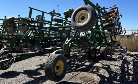 2010 John Deere 2410