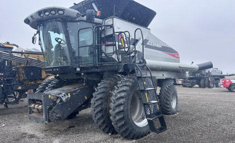 2011 Gleaner S67