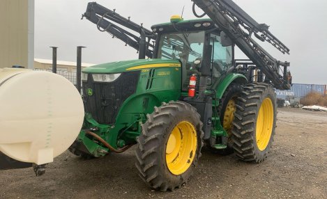 2015 John Deere 7210R