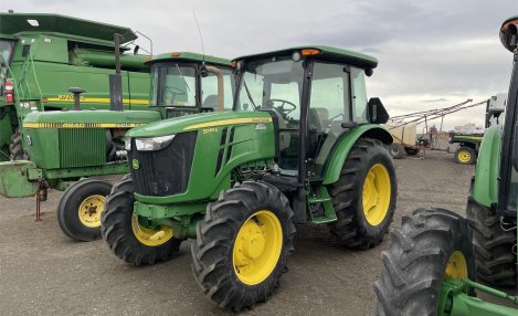 2015 John Deere 5085E