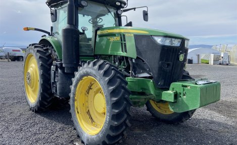 2016 John Deere 7270R