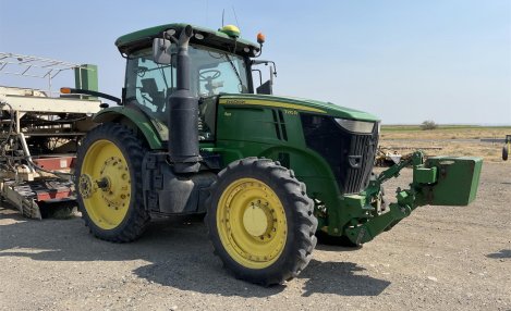 2015 John Deere 7210R