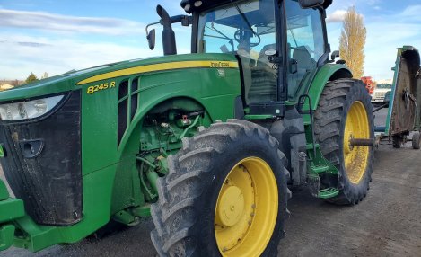 2014 John Deere 8245R