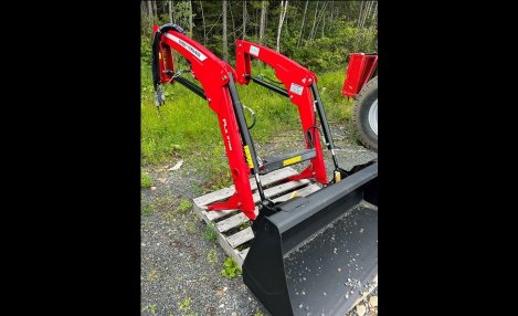 CHARGEUR MASSEY FERGUSON FLX2106 (U-6471)