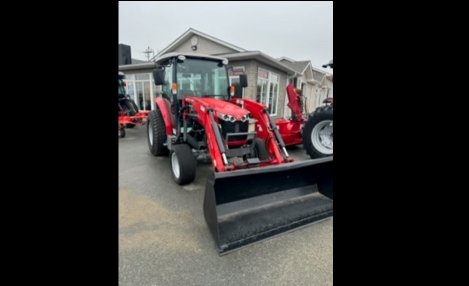 MASSEY FERGUSON 1758 TRACTOR (U-80048)