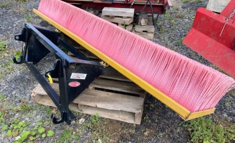 WALCO GB1096 LOADER MOUNTED SWEEPER (U-8022)