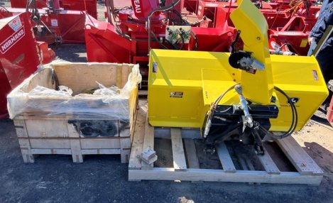 JOHN DEERE SNOWBLOWER (U-8469)