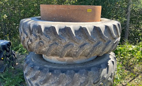 GOOD YEAR DOUBLE WHEELS 18.4x42 (U-8388)