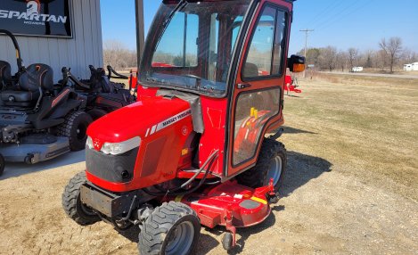 2017 MF GC1705 Tractor, Deck, Cab and Snowblower