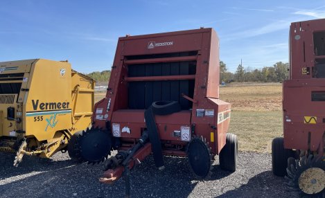 Hesston 565A Round Baler